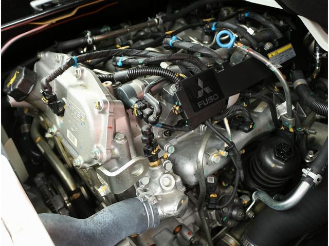 MITSUBISHI CANTER 2020