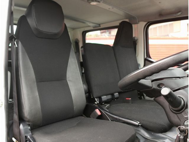 MITSUBISHI CANTER 2020