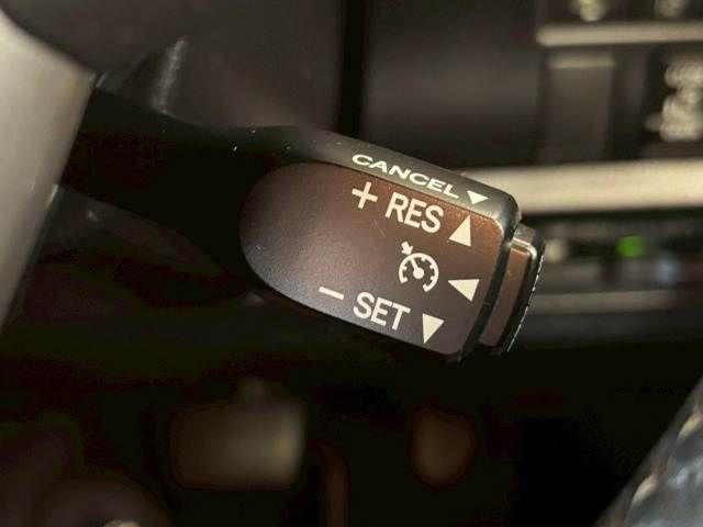 TOYOTA NOAH HYBRID 2018