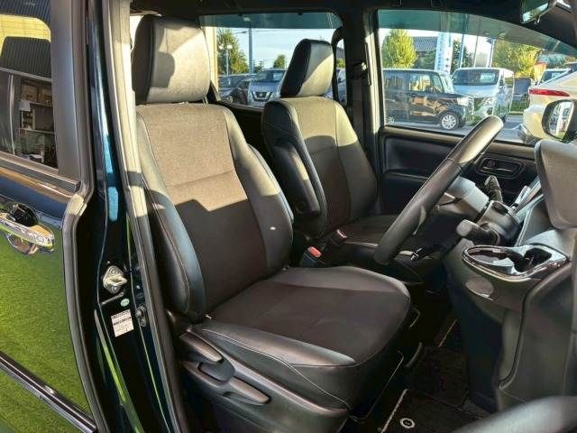 TOYOTA NOAH HYBRID 2018