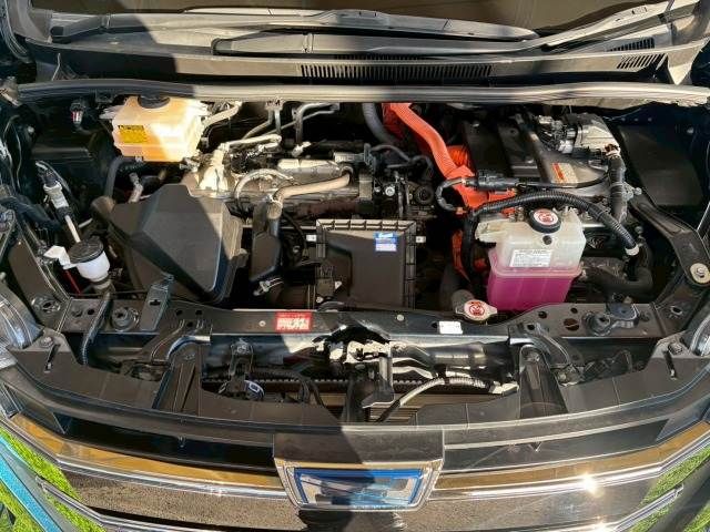 TOYOTA NOAH HYBRID 2018