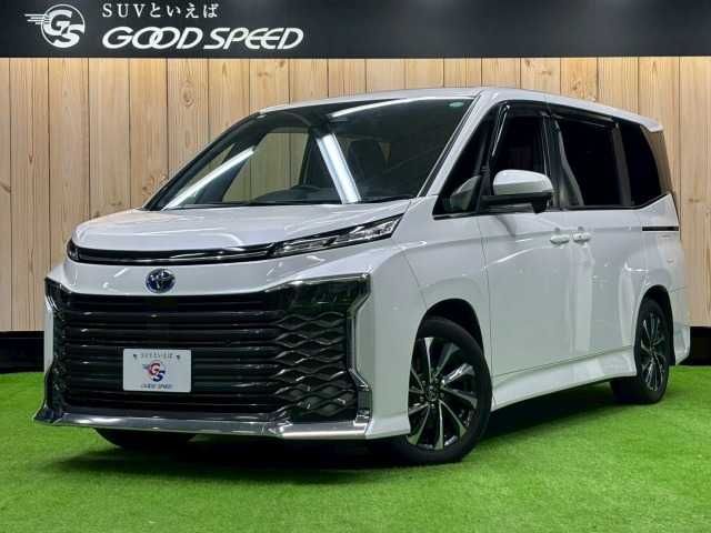 TOYOTA VOXY HYBRID 2023