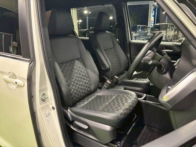 TOYOTA VOXY HYBRID 2023