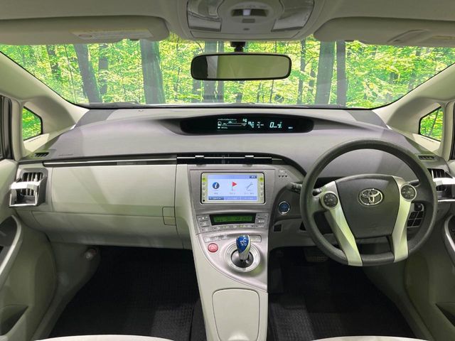 TOYOTA PRIUS 2012