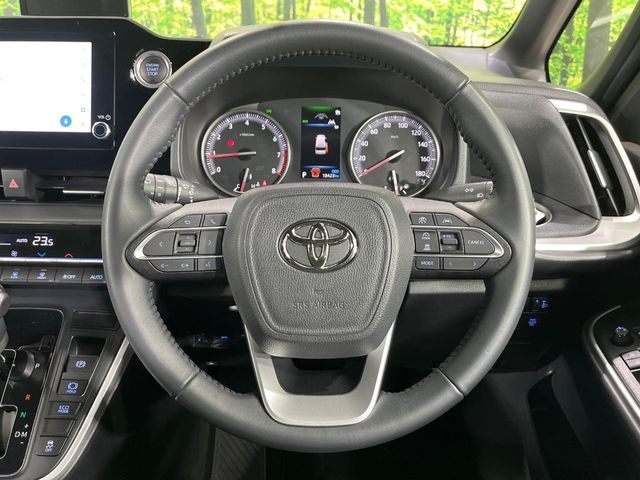 TOYOTA VOXY 4WD 2023