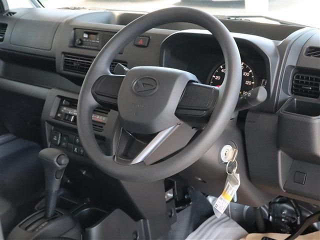 DAIHATSU HIJET truck 4WD 2025