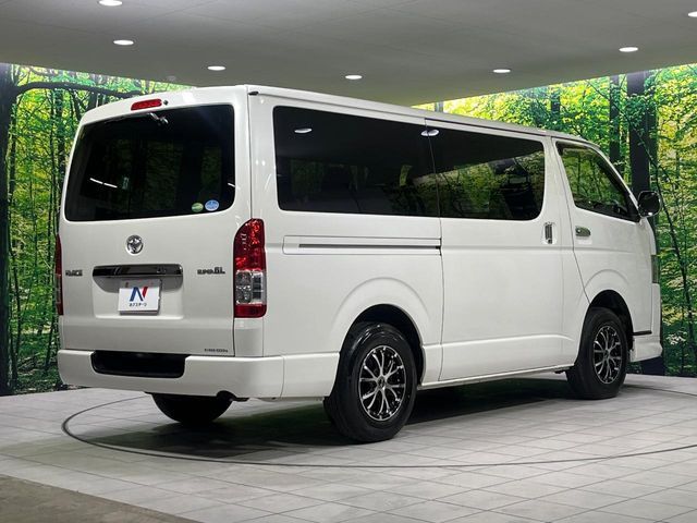 TOYOTA HIACE van 4WD 2018