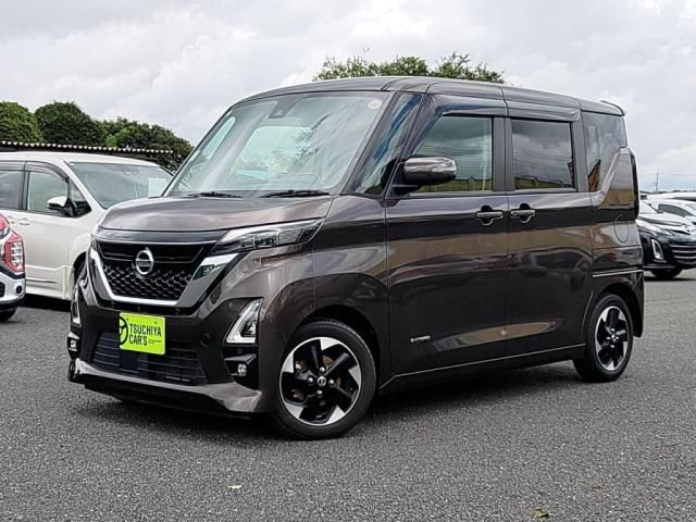 NISSAN ROOX 2021