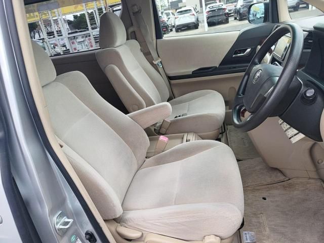 TOYOTA ALPHARD 2009