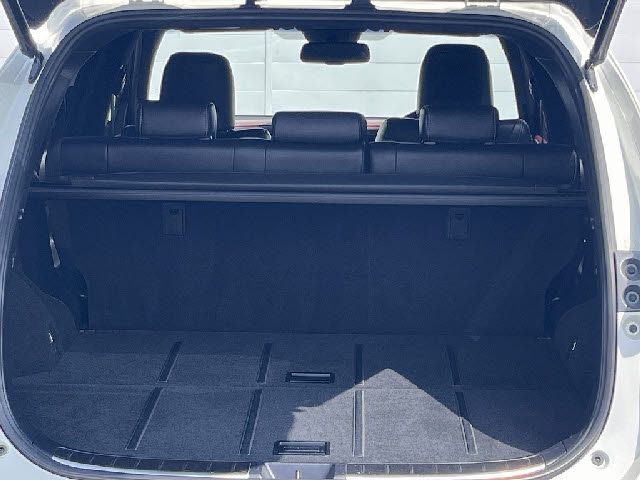 TOYOTA HARRIER 2WD 2017