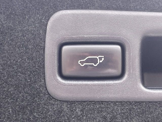 TOYOTA HARRIER 2WD 2017