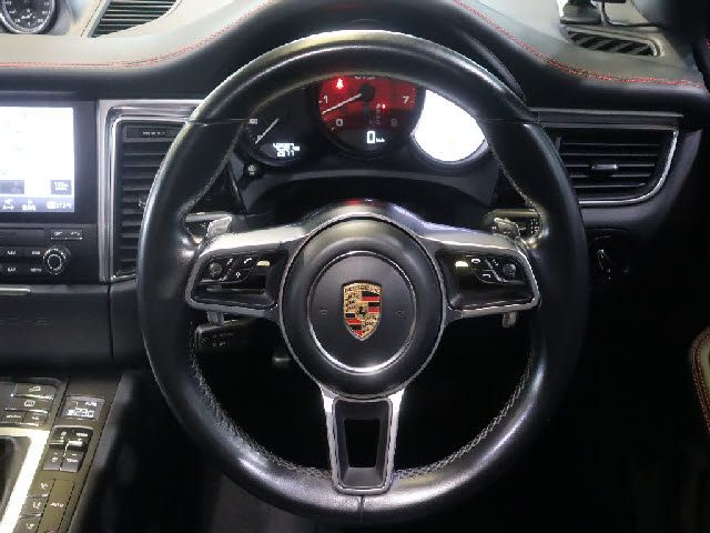 PORSCHE PORSCHE Macan 2017