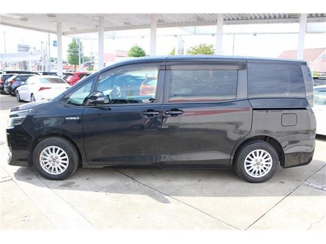 TOYOTA VOXY 2014