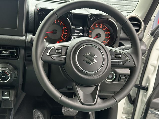 SUZUKI JIMNY NOMADE 2025