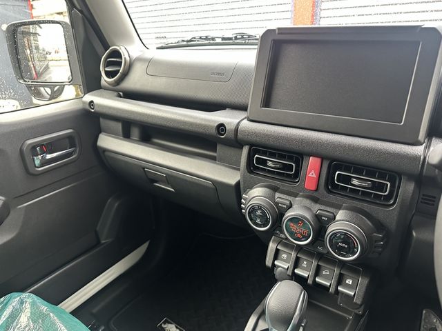 SUZUKI JIMNY NOMADE 2025