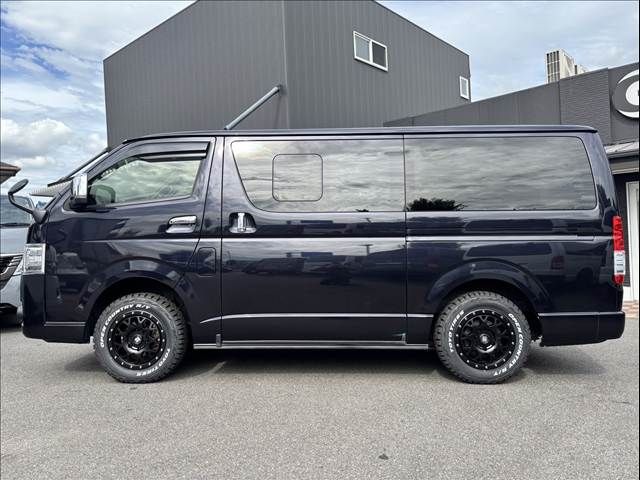TOYOTA HIACE van 4WD 2022