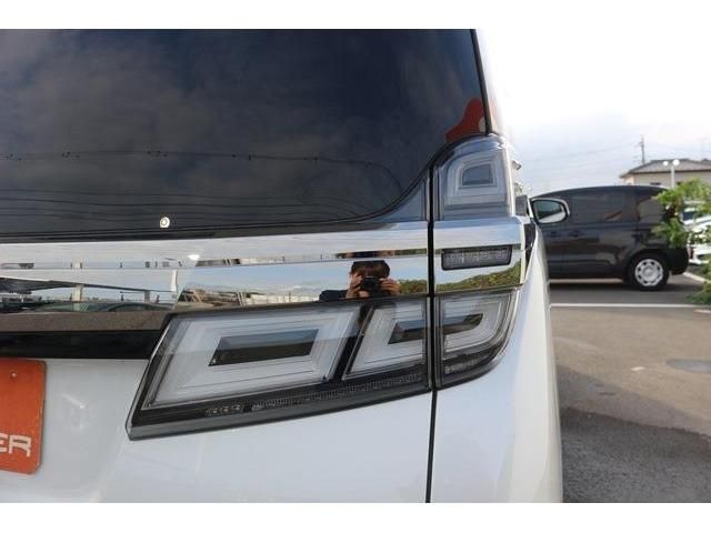 TOYOTA VELLFIRE 2019