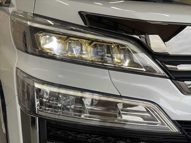 TOYOTA VELLFIRE 2020