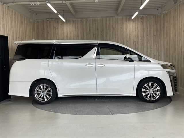 TOYOTA VELLFIRE 2020