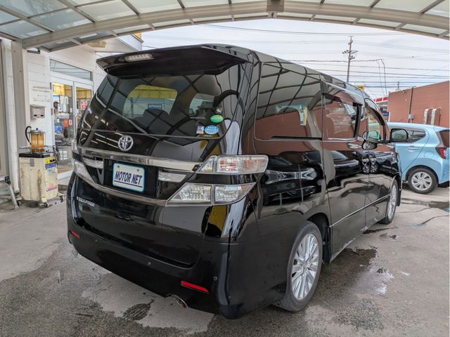 TOYOTA VELLFIRE 2012