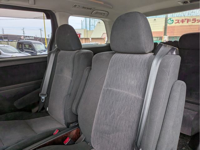 TOYOTA VELLFIRE 2012