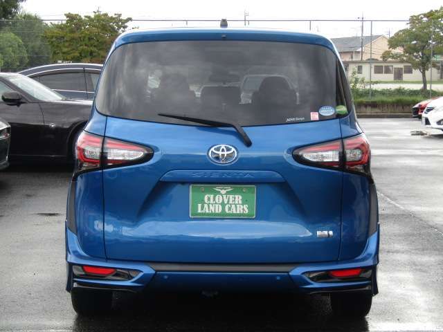 TOYOTA SIENTA HYBRID 2019