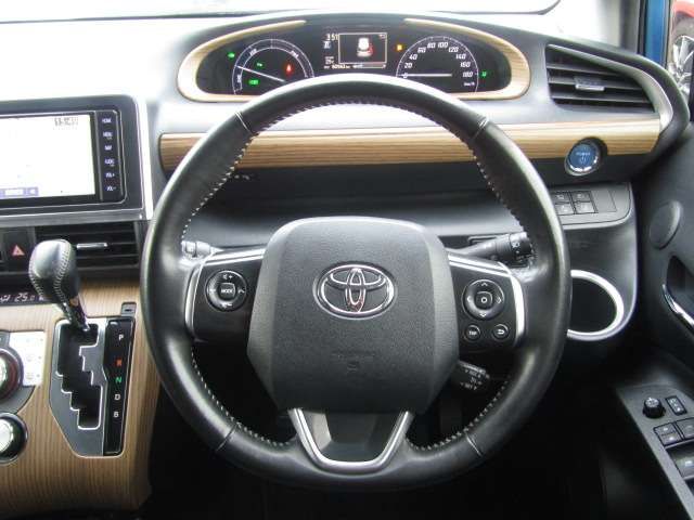 TOYOTA SIENTA HYBRID 2019