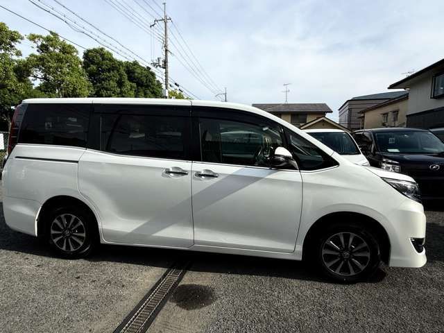 TOYOTA ESQUIRE 2019