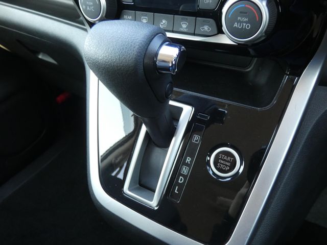 NISSAN SERENA  S-HYBRID 2016