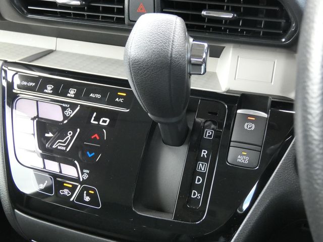 MITSUBISHI DELICA MINI 2024