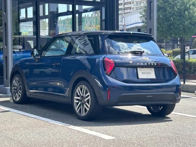 BMW MINI COOPER 2025