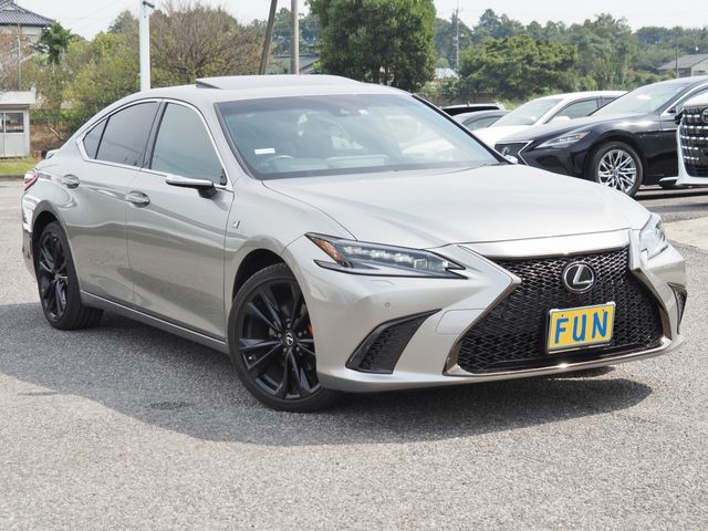 TOYOTA LEXUS ES300h 2022