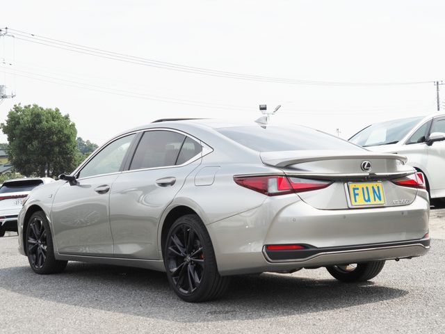TOYOTA LEXUS ES300h 2022