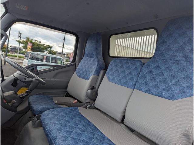 MITSUBISHI CANTER 2004