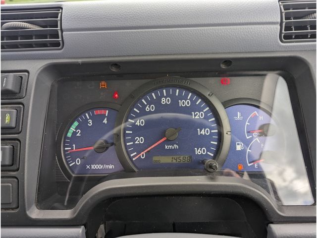 MITSUBISHI CANTER 2004