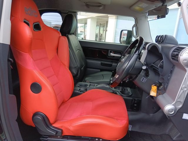 TOYOTA FJ CRUISER 4WD 2012