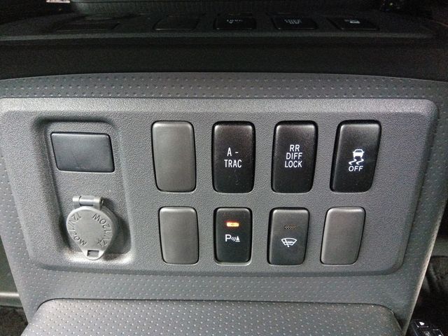 TOYOTA FJ CRUISER 4WD 2012