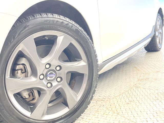 VOLVO VOLVO V40 CROSS COUNTRY 2013