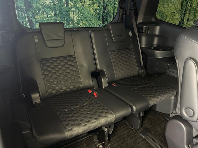 TOYOTA VOXY HYBRID 2023