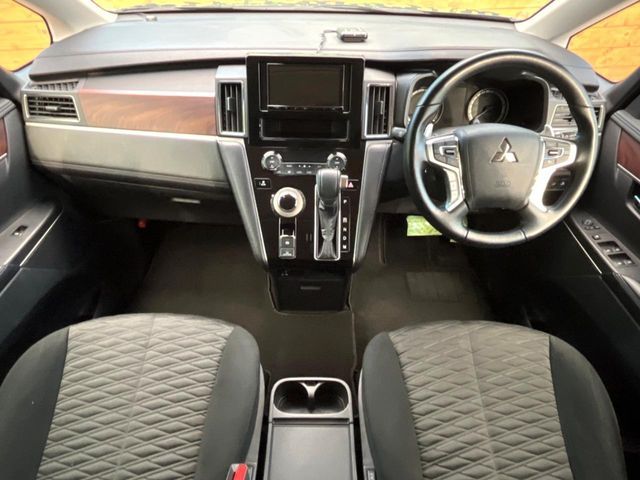 MITSUBISHI DELICA D:5 4WD 2023