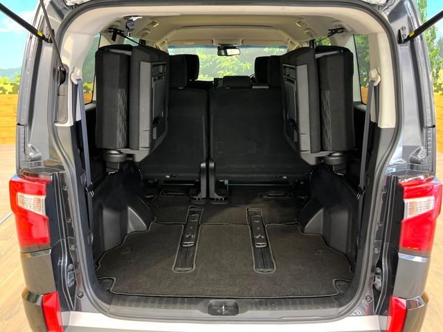 MITSUBISHI DELICA D:5 4WD 2023