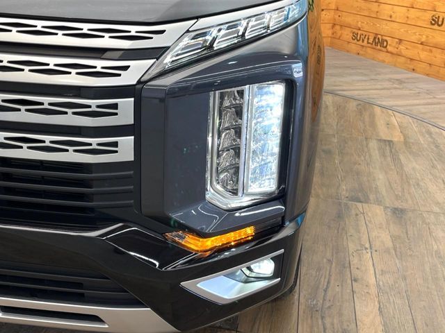 MITSUBISHI DELICA D:5 4WD 2023