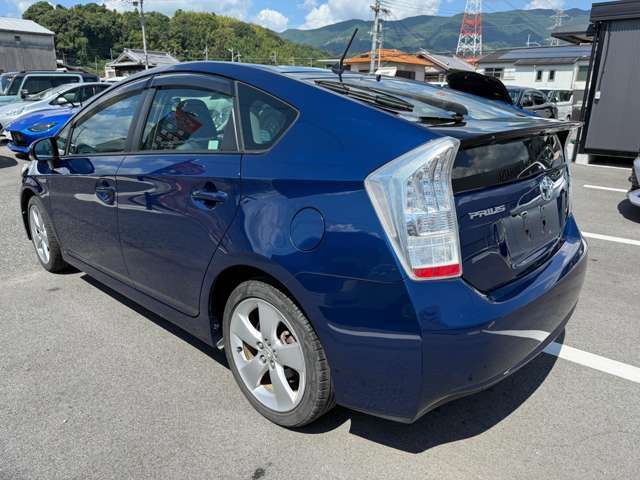 TOYOTA PRIUS 2010