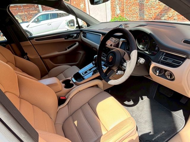 PORSCHE PORSCHE Macan 2024