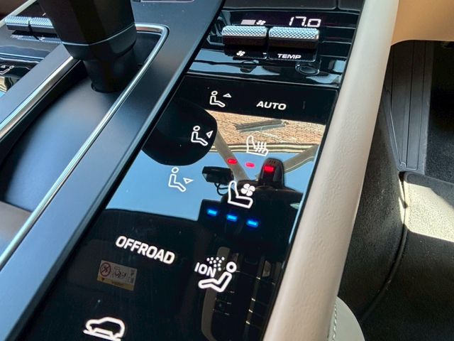 PORSCHE PORSCHE Macan 2024