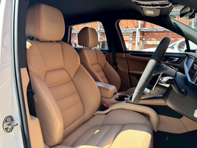 PORSCHE PORSCHE Macan 2024