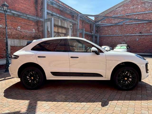 PORSCHE PORSCHE Macan 2024