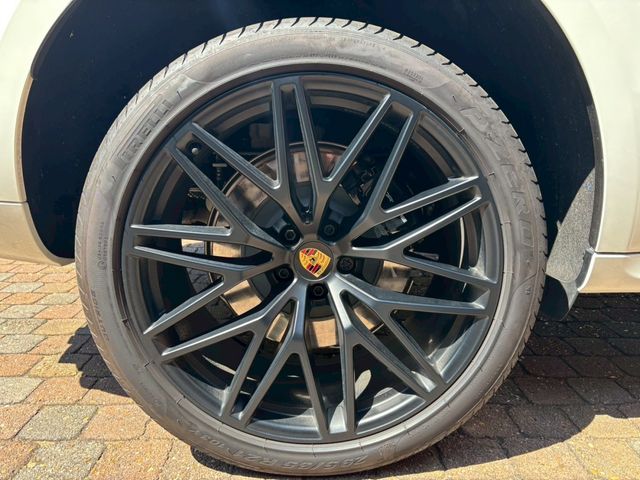 PORSCHE PORSCHE Macan 2024