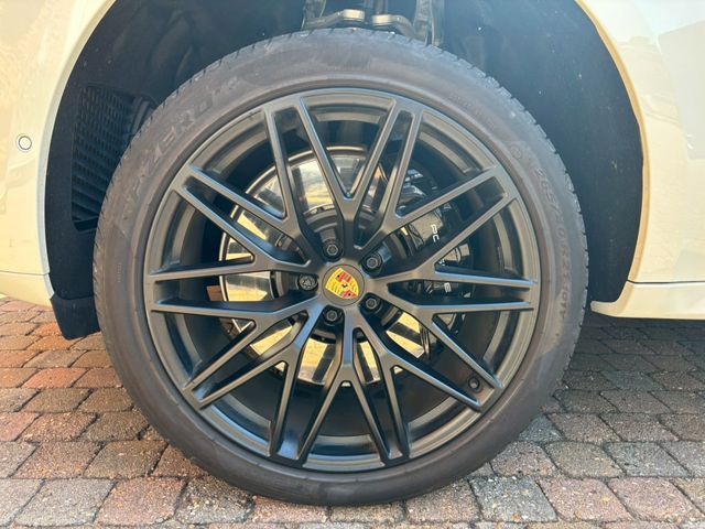 PORSCHE PORSCHE Macan 2024