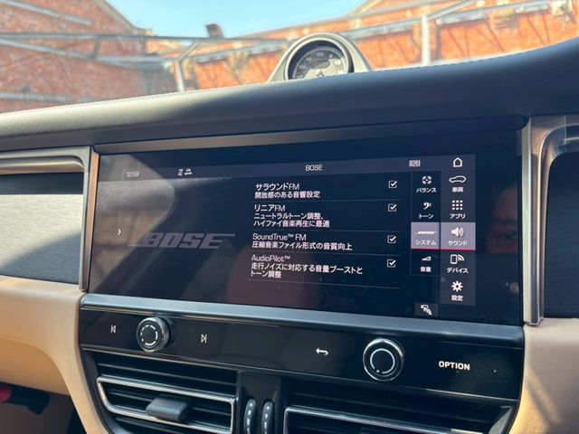 PORSCHE PORSCHE Macan 2024